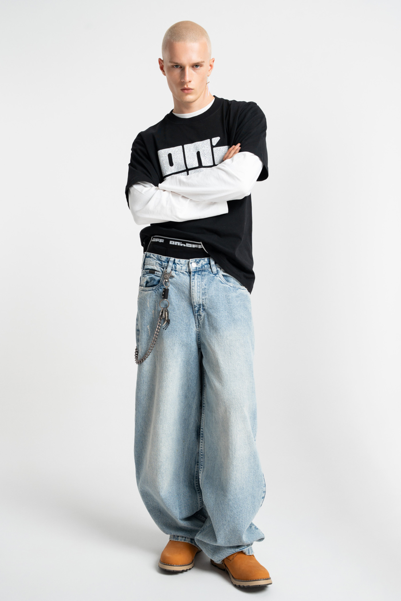 Czarny t-shirt OVERSIZE z logo