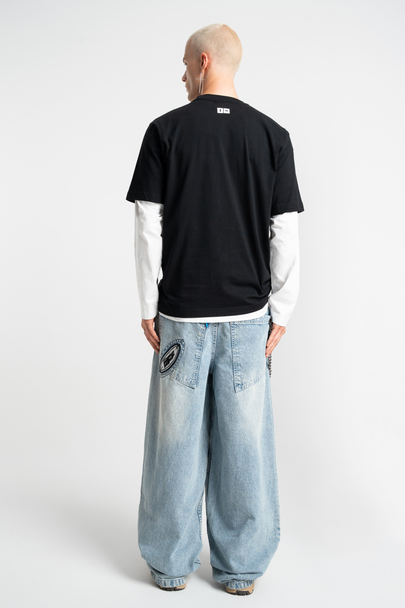Czarny t-shirt OVERSIZE z logo