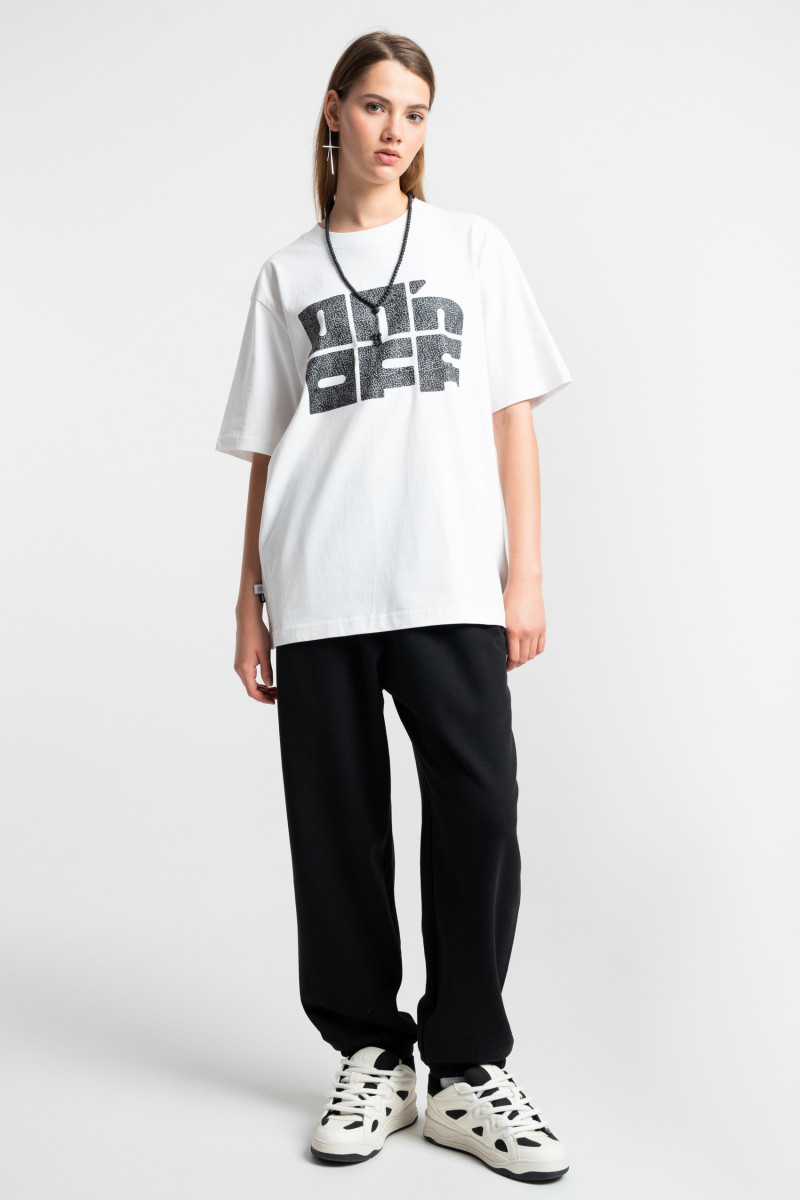 Biały t-shirt OVERSIZE z logo