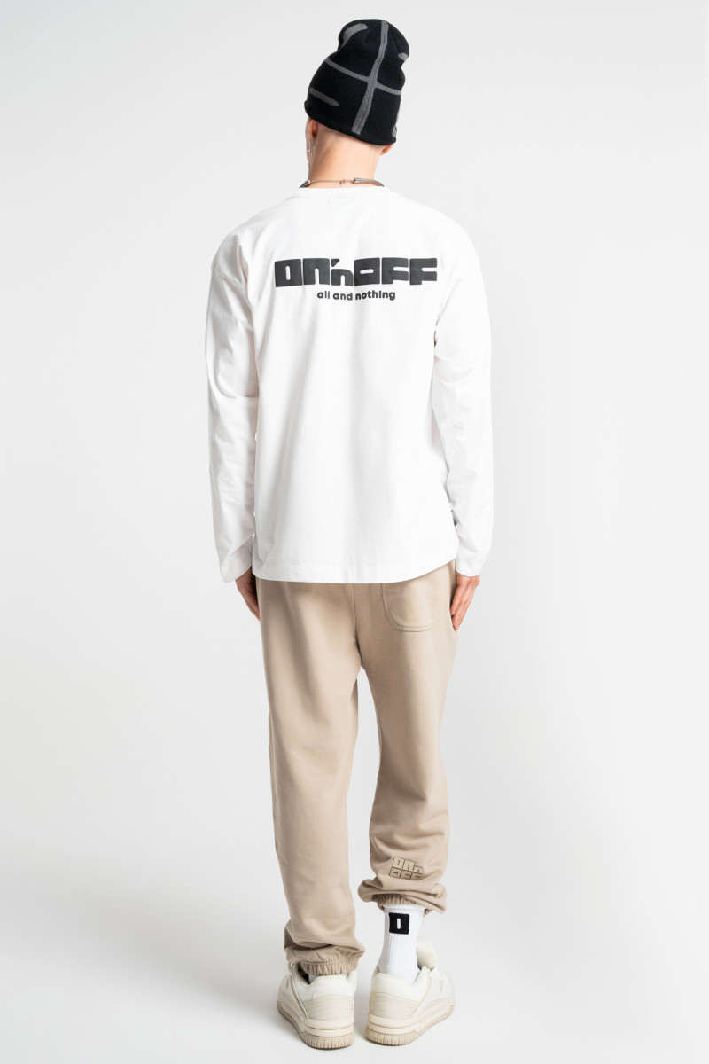 Biały longsleeve z logo