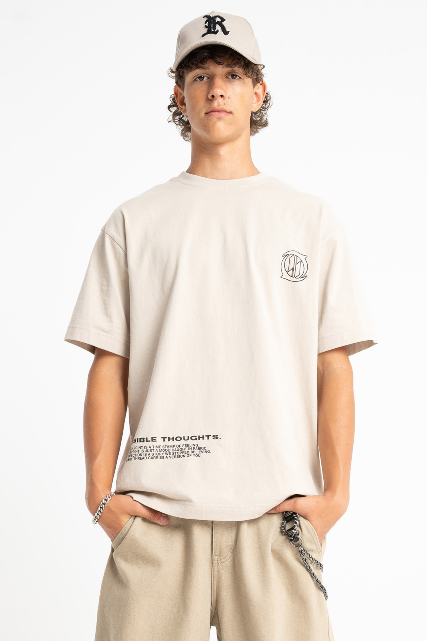 Beżowy t-shirt LOOSE z nadrukami z przodu