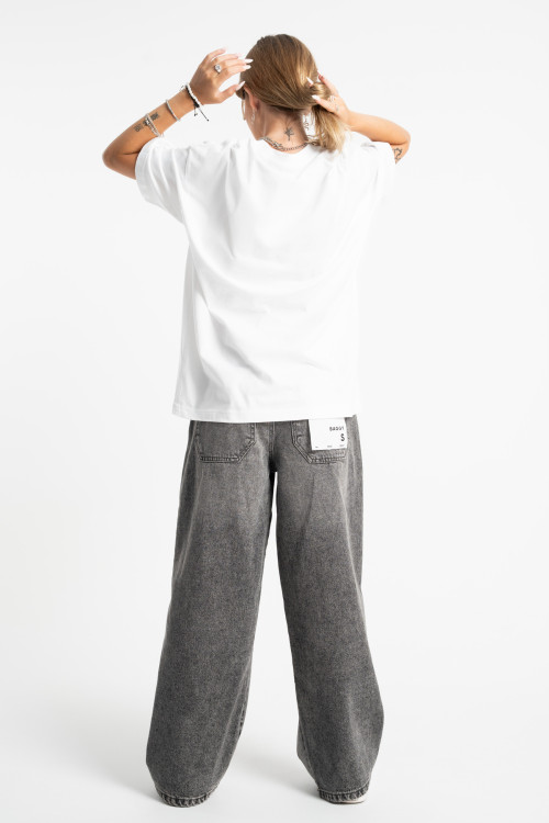 Biały t-shirt OVERSIZE z autorską grafiką z przodu