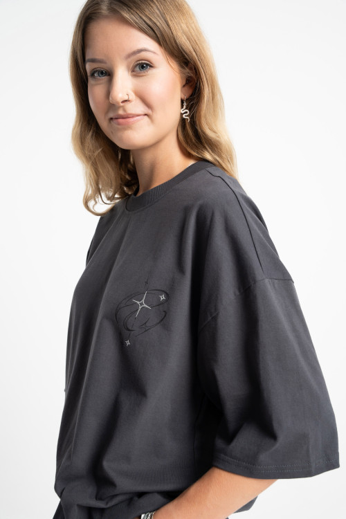 Ciemnoszary t-shirt OVERSIZE z autorską grafiką z z tyłu