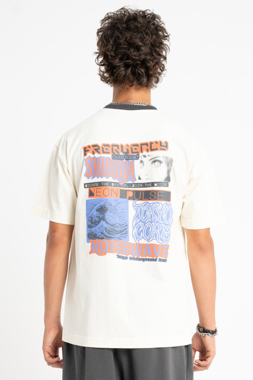 Kremowy t-shirt LOOSE z autorską grafiką z tyłu