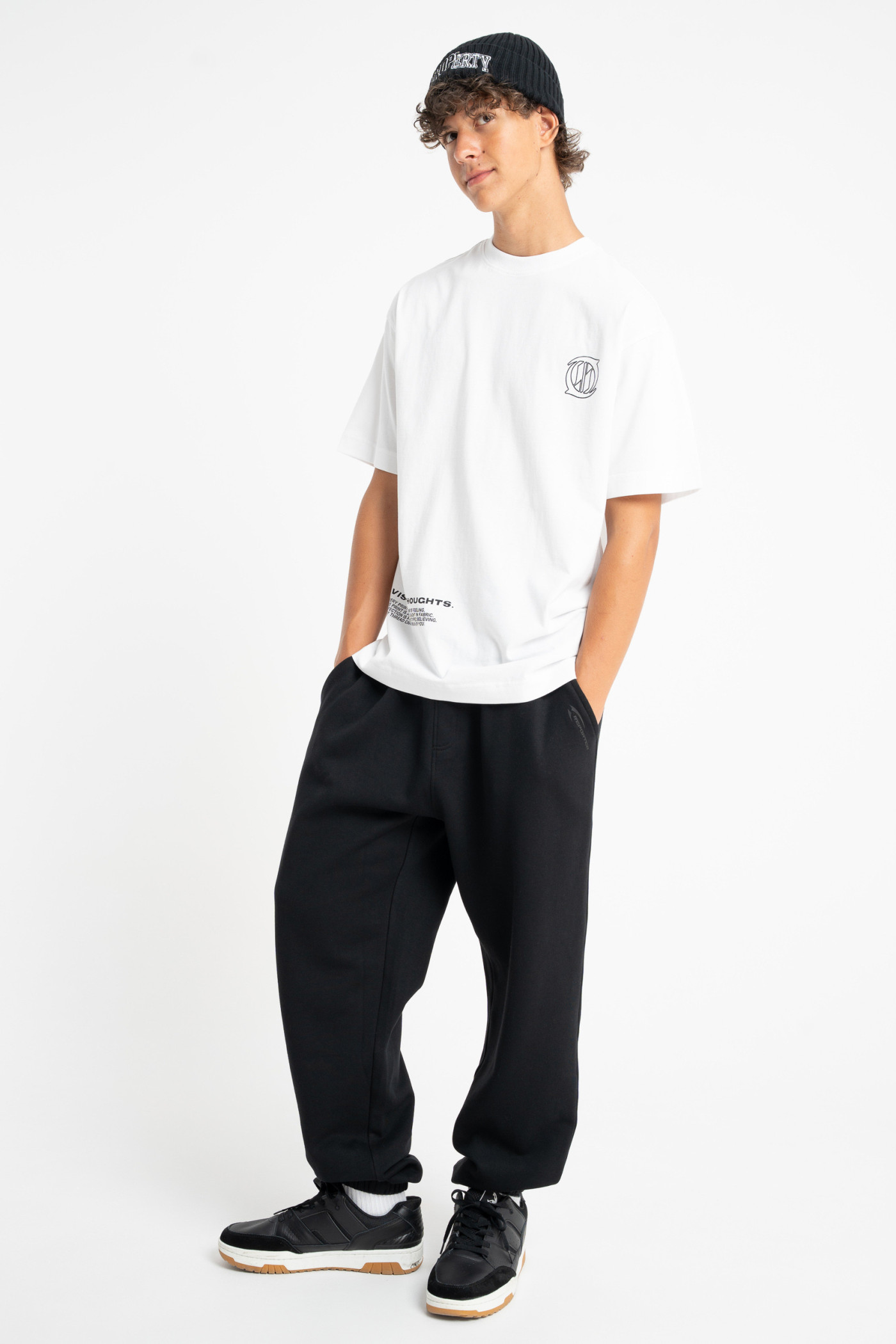 Biały t-shirt LOOSE z nadrukami z przodu