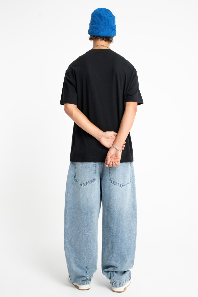Czarny t-shirt LOOSE z nadrukami z przodu
