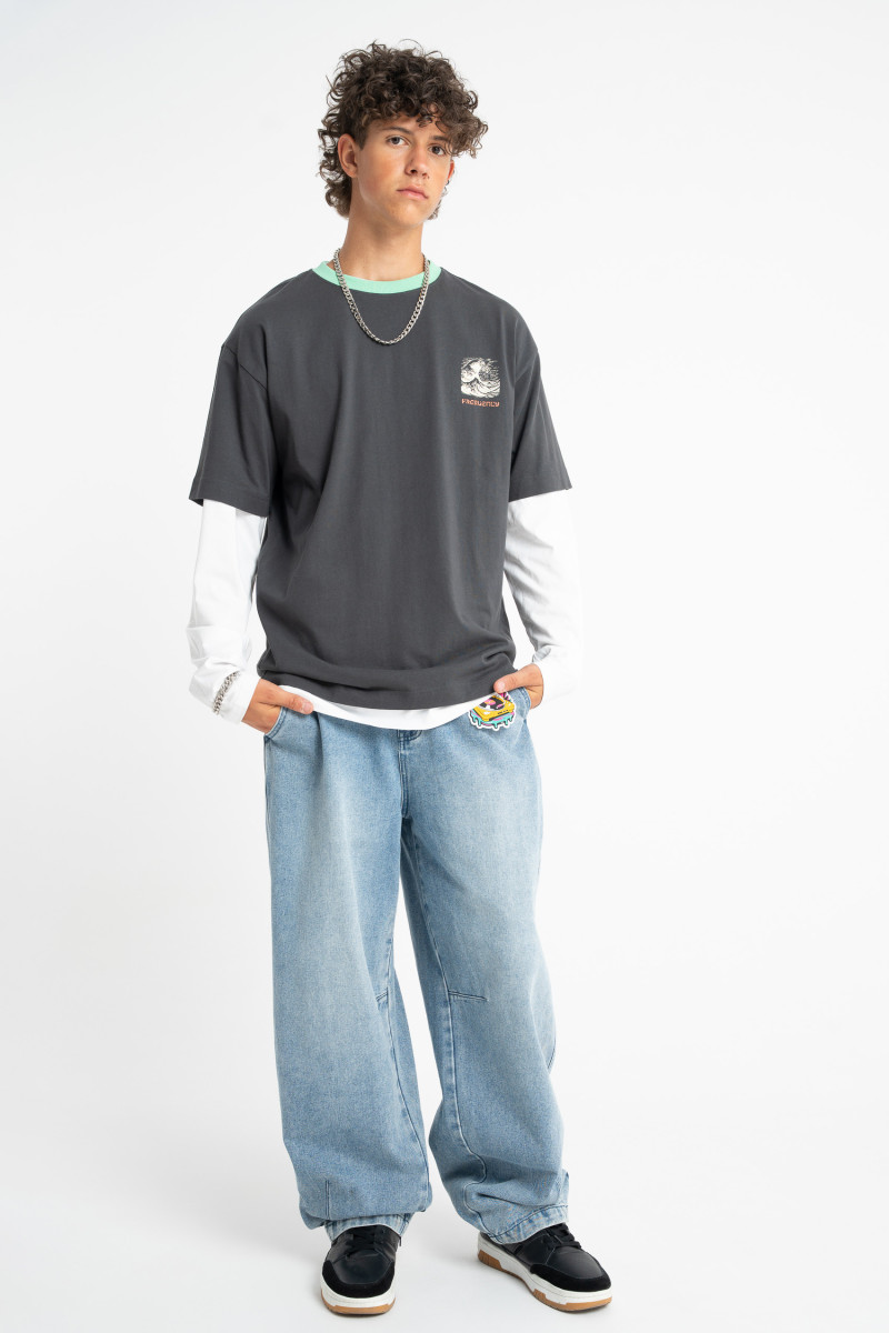 Szary t-shirt LOOSE z autorską grafiką z tyłu