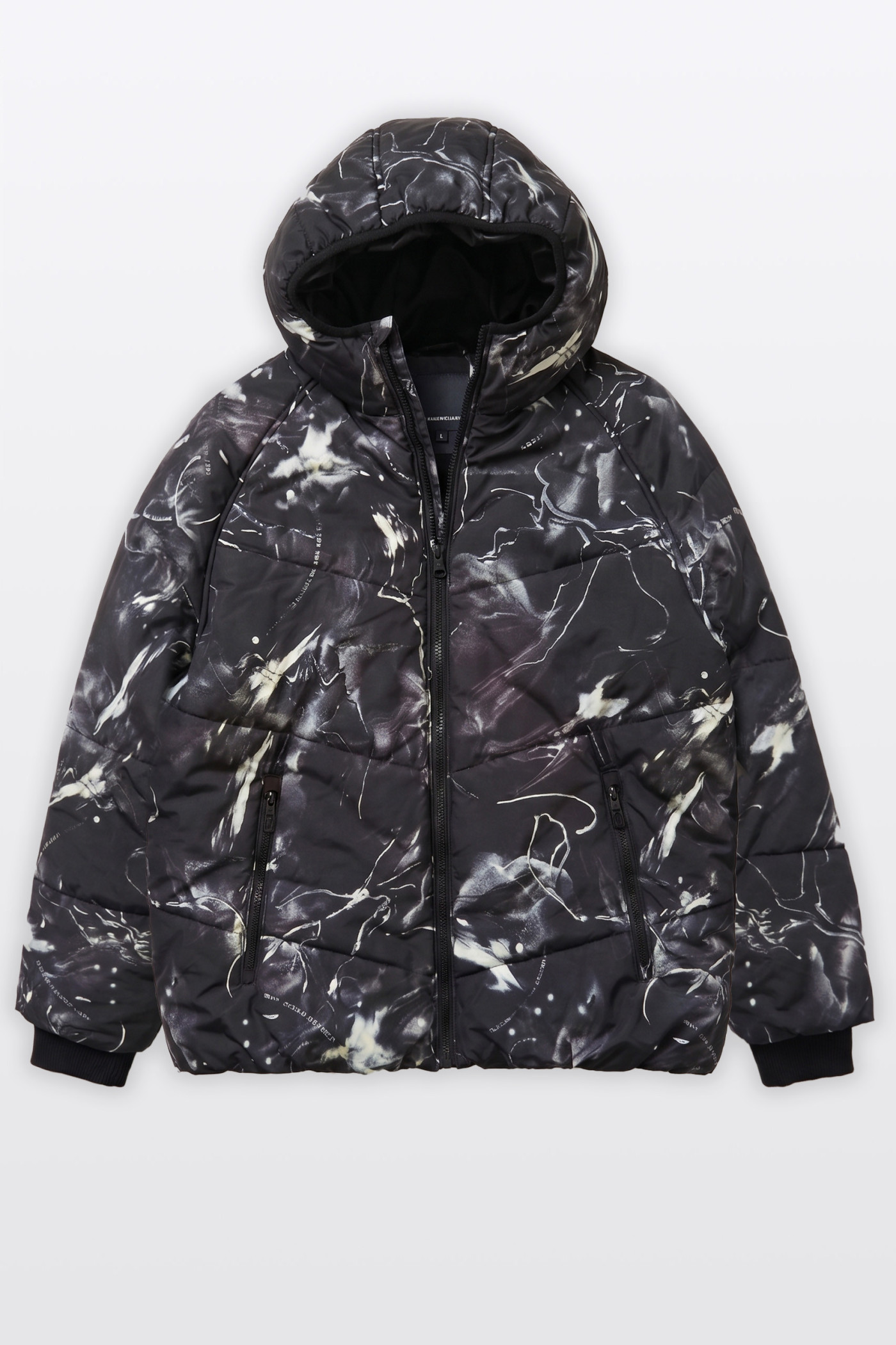 Czarna pikowana kurtka ocieplana z nadrukiem na całości
