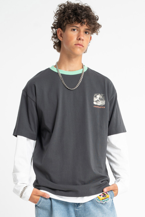 Szary t-shirt LOOSE z autorską grafiką z tyłu