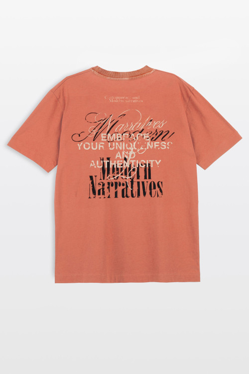 Pomarańczowy t-shirt LOOSE z autorską grafiką z tyłu