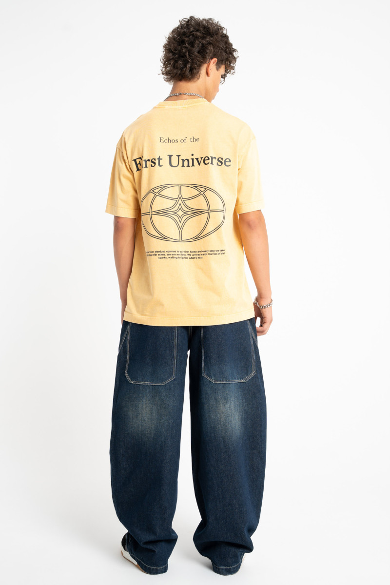 Żółty t-shirt LOOSE z autorską grafiką z tyłu