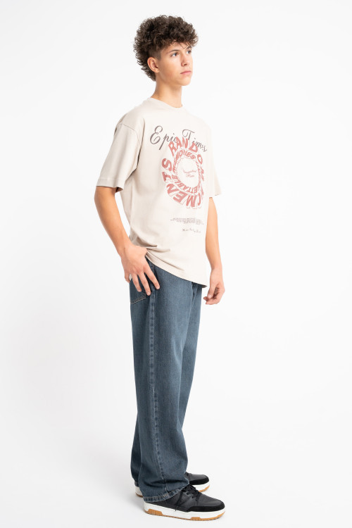 Beżowy t-shirt LOOSE z autorską grafiką