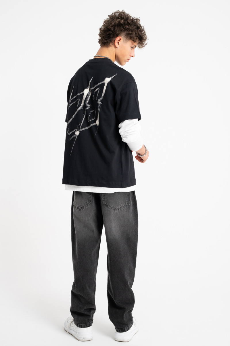 Czarny t-shirt LOOSE z autorską grafiką z tyłu