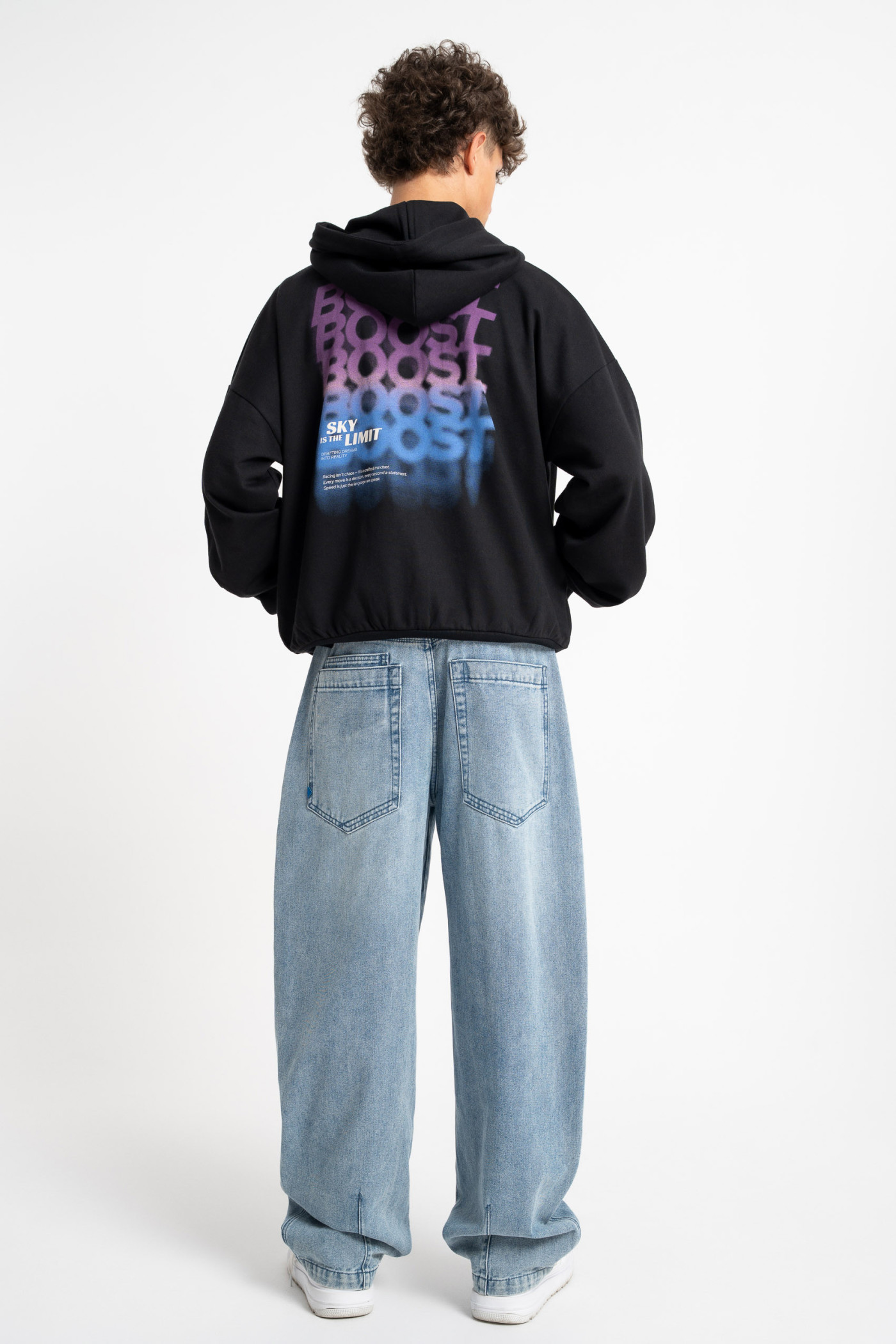 Czarna bluza LOOSE z kapturem z autorską grafiką z tyłu
