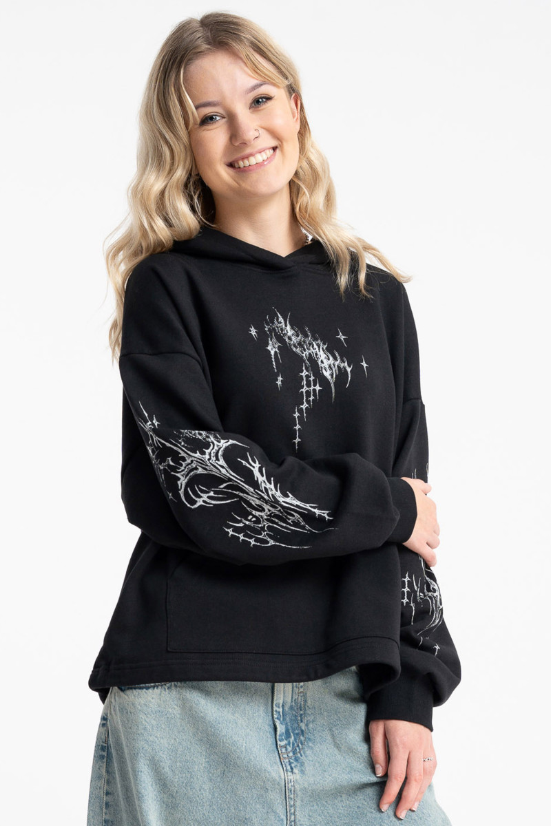 Czarna bluza z kapturem z autorską grafiką od Reporter
