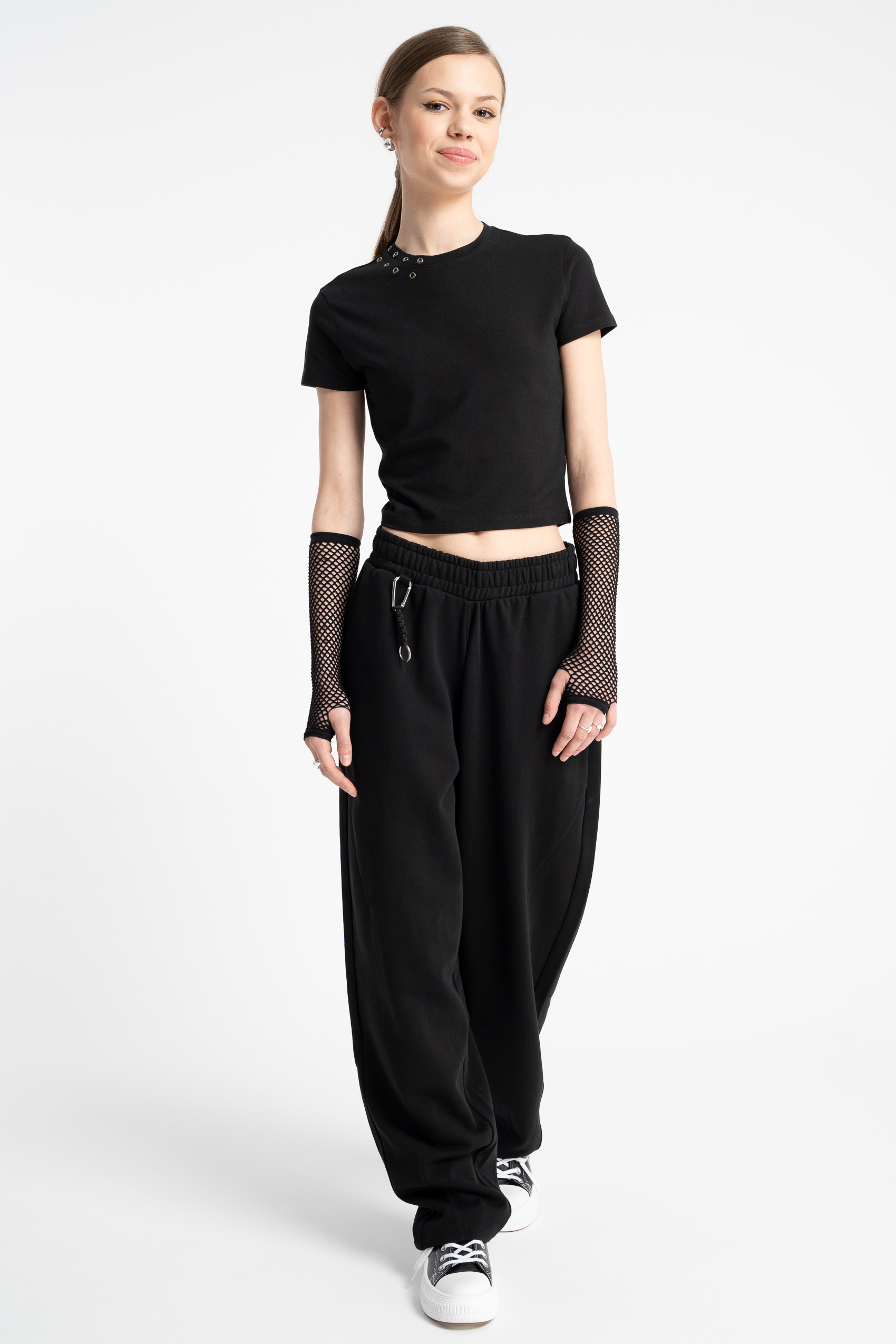 Czarne spodnie dresowe o kroju BALLOON od Reporter