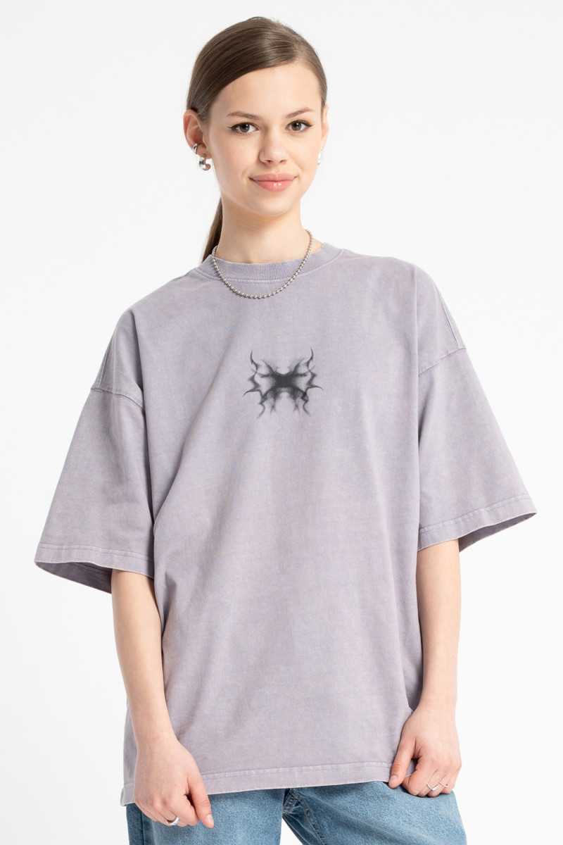 Fioletowy t-shirt BOXY z minimalistyczną grafiką z przodu od Reporter