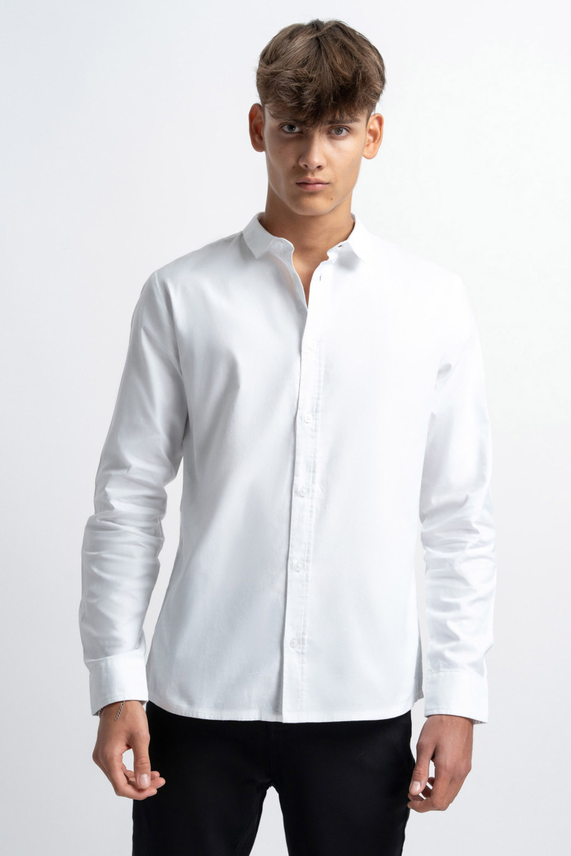 Biała koszula o regularnym kroju z długim rękawem od Reporter