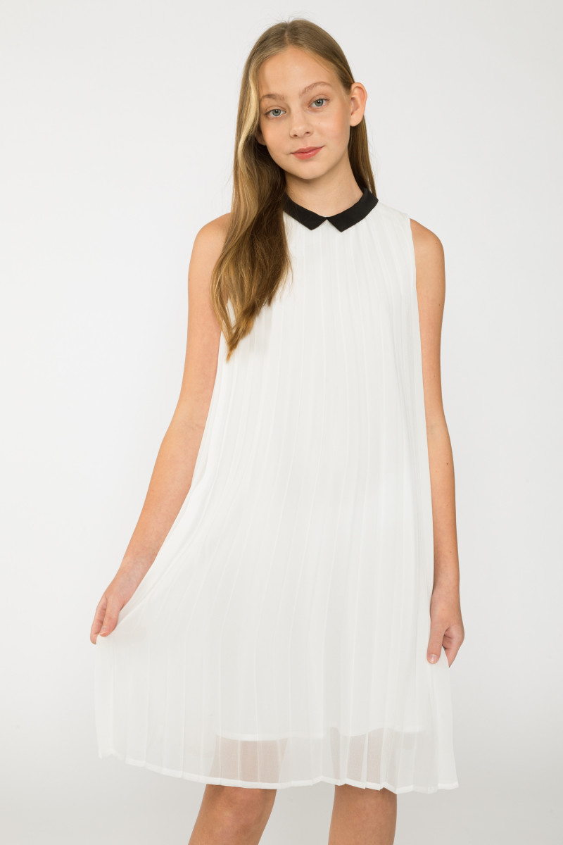Biała plisowana sukienka z kołnierzykiem dla dziewczyny od Reporter