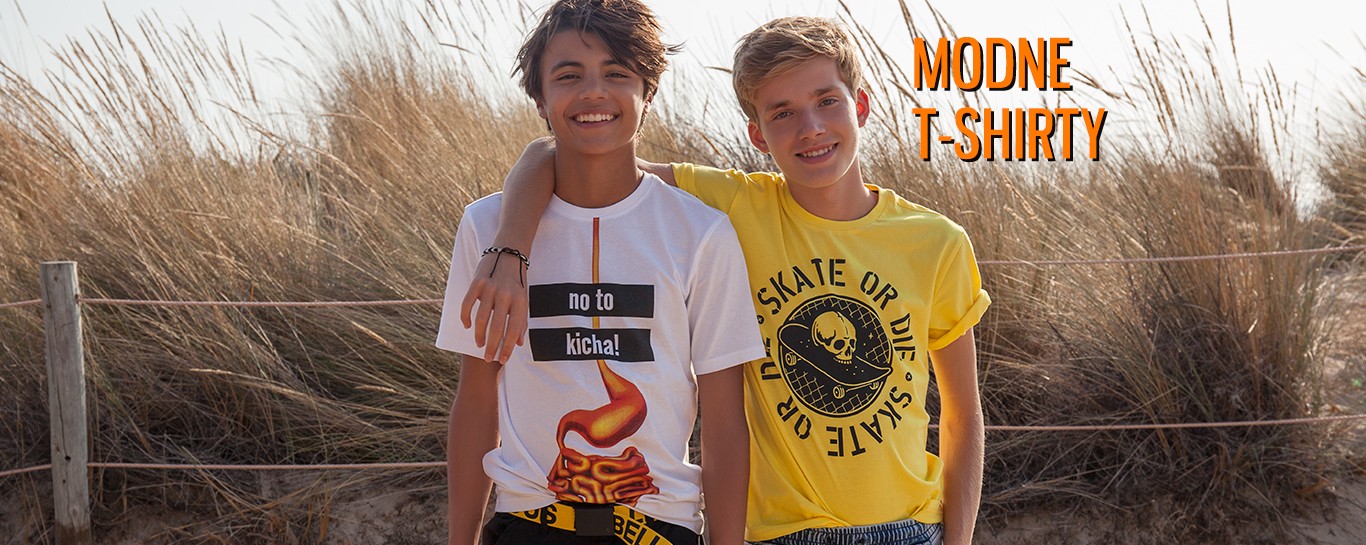 Modne T-shirty z napisami dla chłopaka. Bądź na topie!
